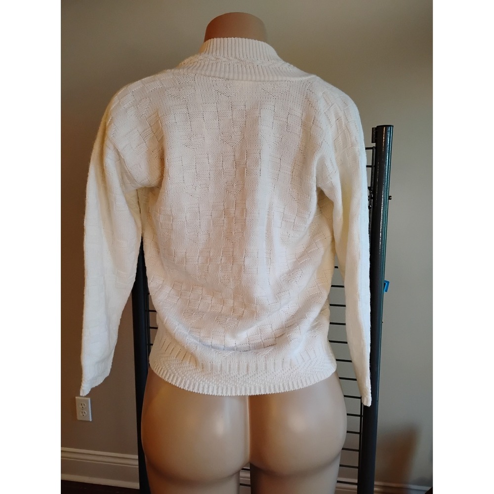 Basic Editions Girls White Knit Cardigan Heart Pattern Two Button Sweater 489 - Picture 2 of 7